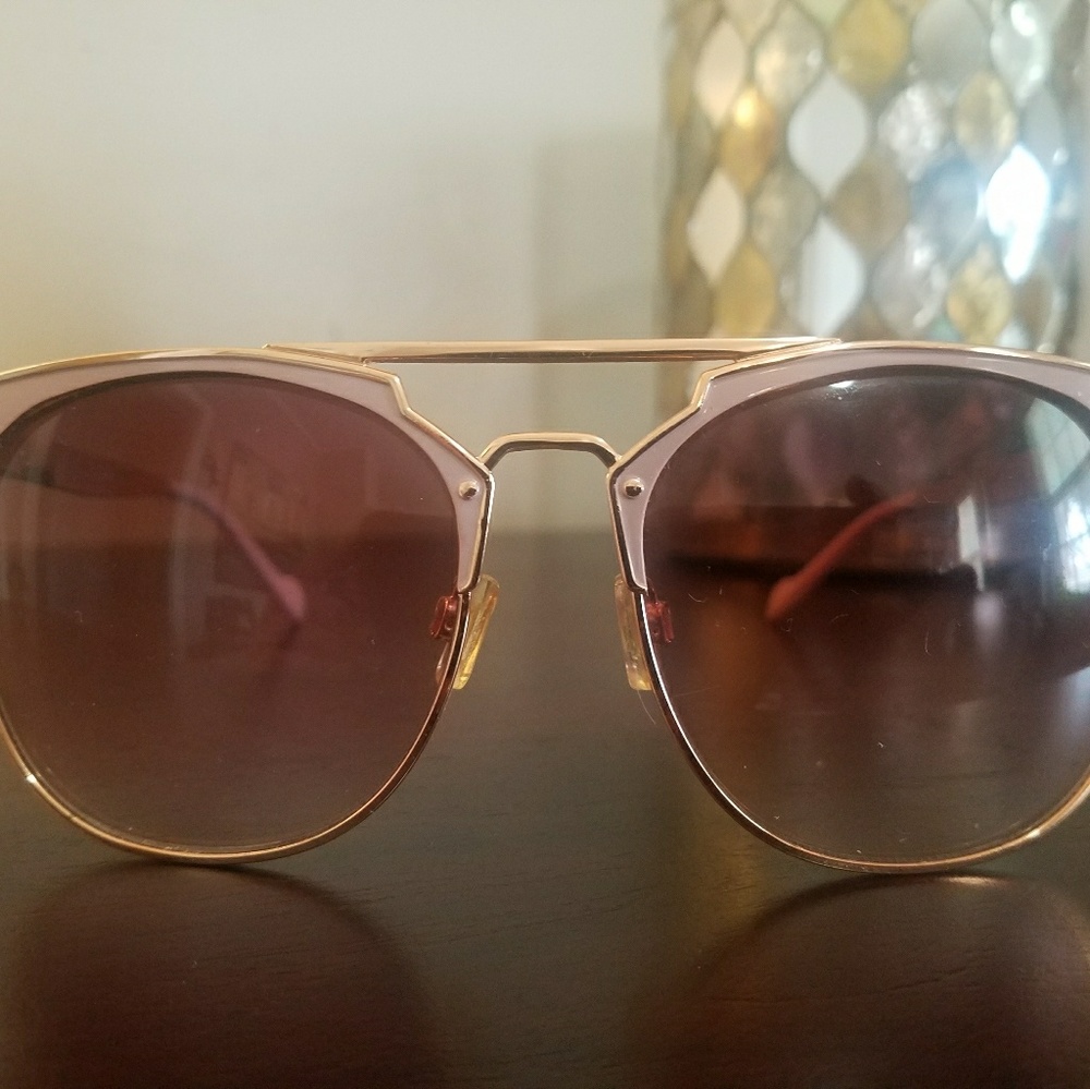 Jessica Simpson sunglasses